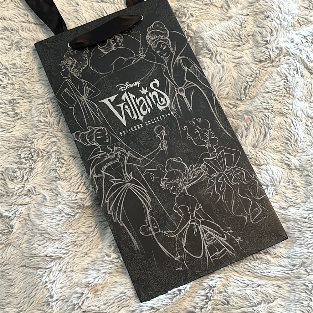 Disney Villains Designer Collection Gift Bag Black Silver Ribbon Handle Limited